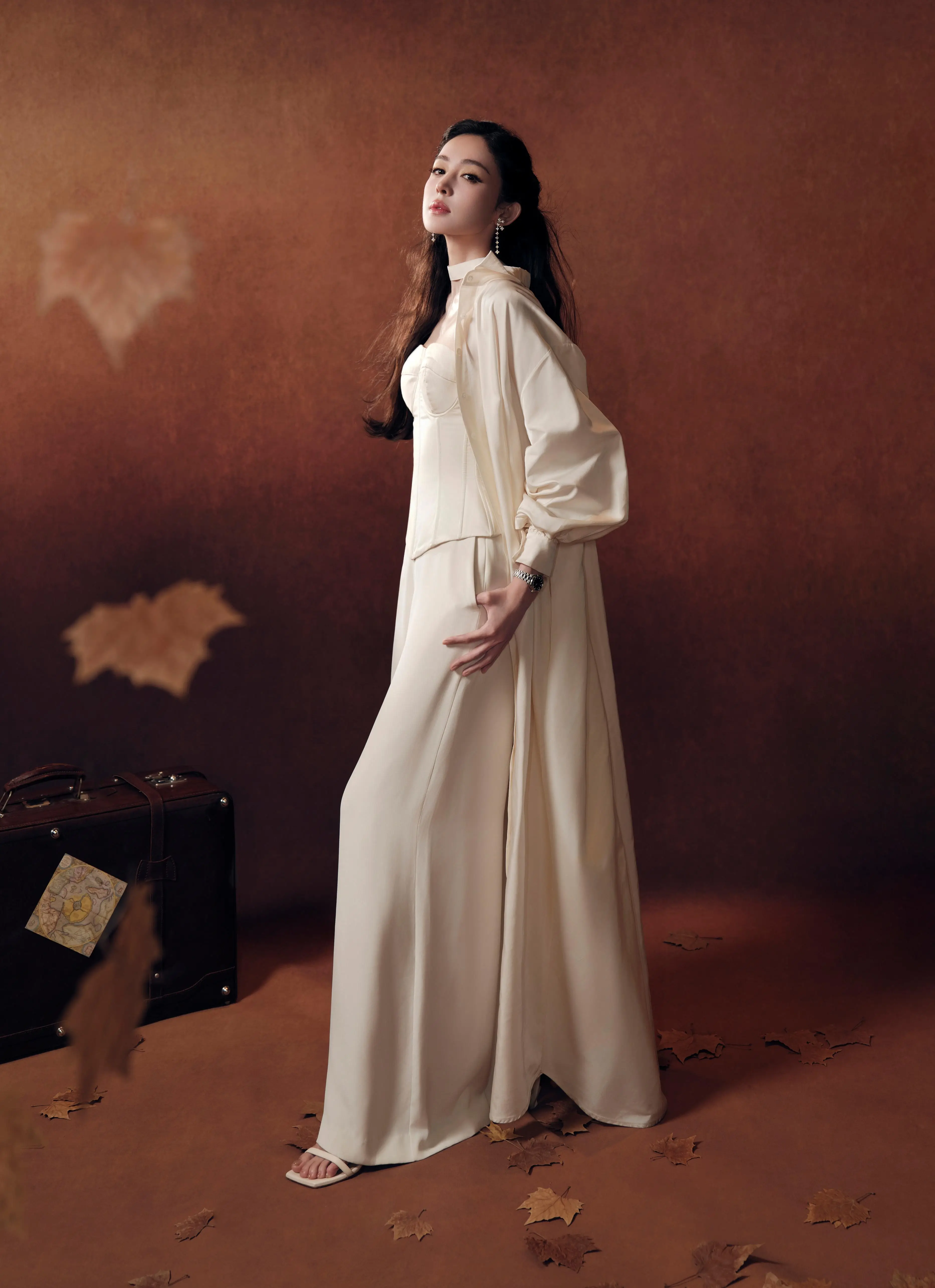 图片[8]-古力娜扎白色礼裙大片释出，出发装着期待，归来盛满故事。-小P的个人笔记