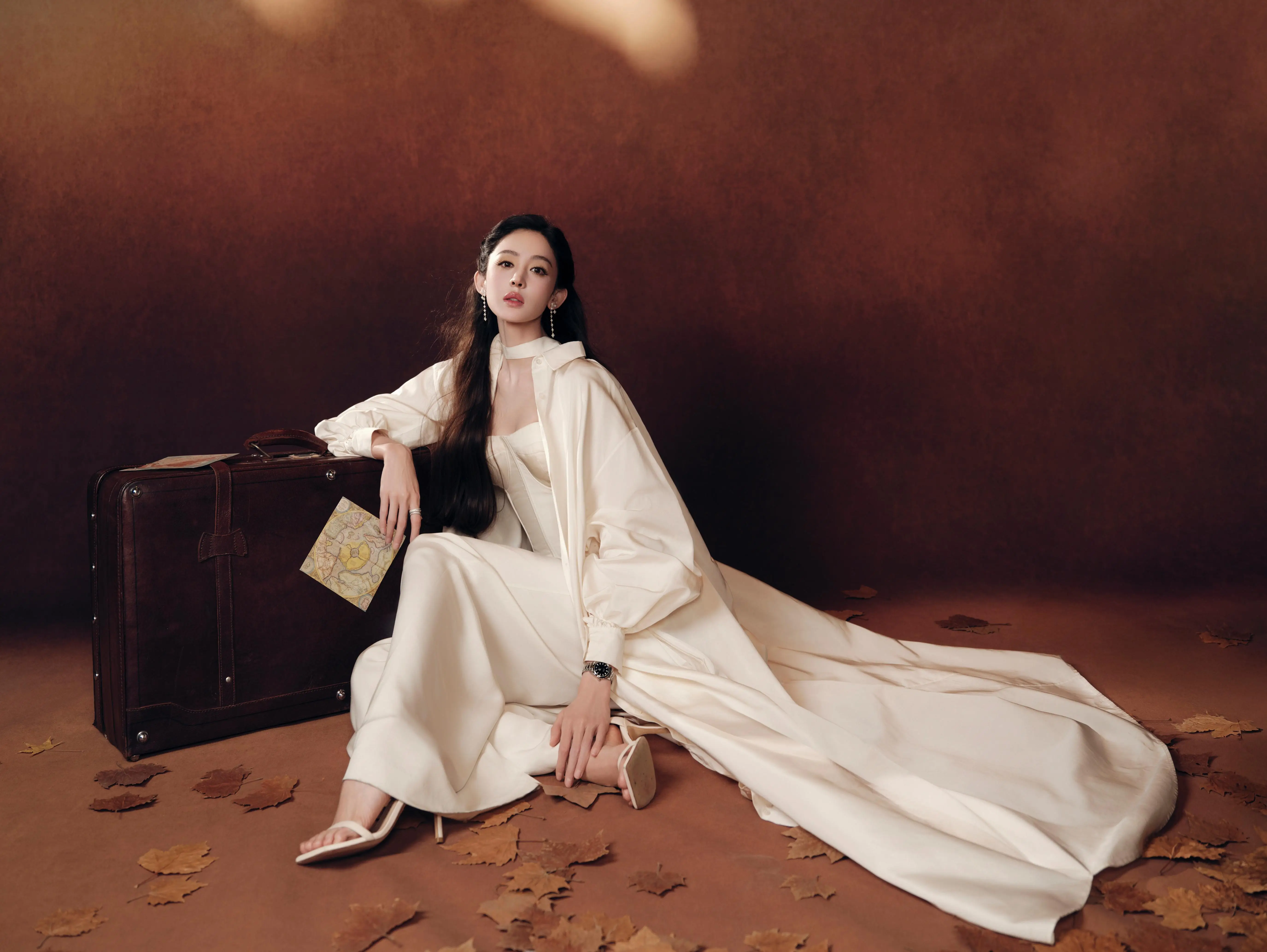 图片[11]-古力娜扎白色礼裙大片释出，出发装着期待，归来盛满故事。-小P的个人笔记